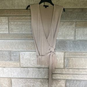 NWOT Ann Taylor sleeveless top.